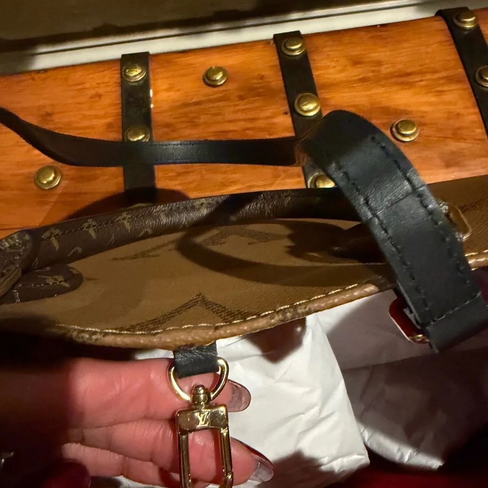 Louis Vuitton Monogram Reverse Large On-The-Go Tote Bag Like New - Picture 14 of 16